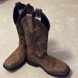 Leather embroidered western boots size 7M square toes